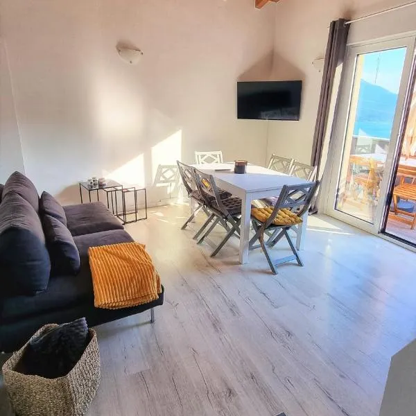 REST AND VIEW APARTMENT, hotel a Vercana