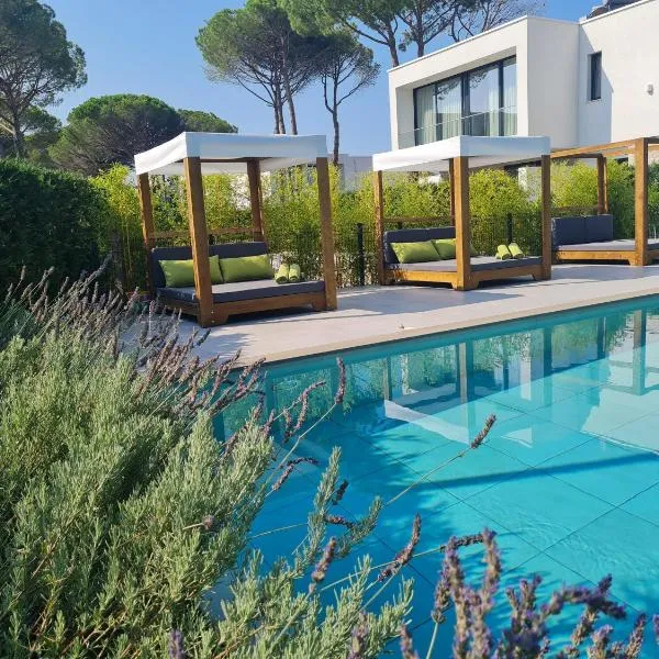 Rosemarine Villas, hotel v destinaci Durrës