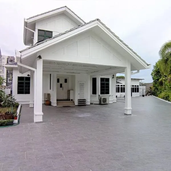 Forest Valley Homestay Bungalow for Family/Group Staycation/Gathering、チェラスのホテル