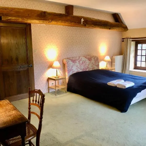 Chambre d'hôte à la Gilardière, hotel a Daon