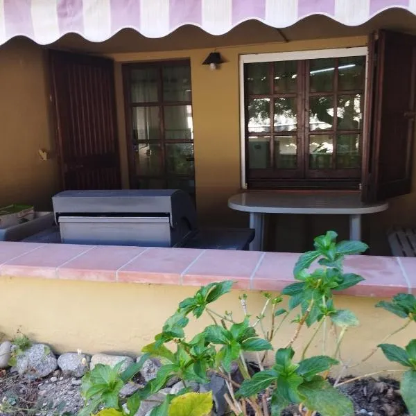 casa vacanze cettina home 3 mt 50 dal mare, hotel in Terra Mala