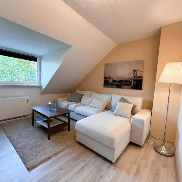 Zentrale Wohnung für 4 mit Bett und Schlafcouch, hotel en Essen