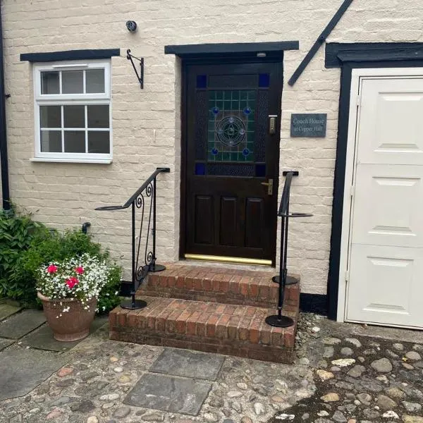 The Coach House at Copper Hall, hotel in Leysters