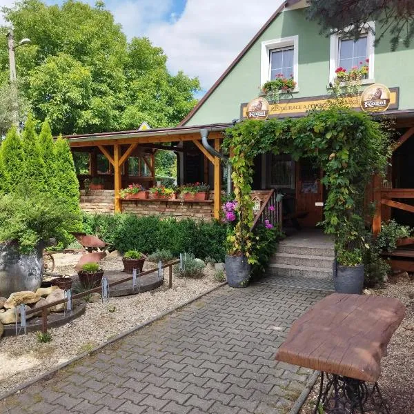 Restaurace a penzion u Kulíků, hotel en Arnoltice