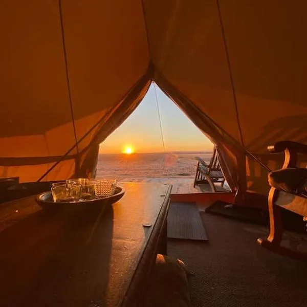 Glamping 4 saisons @ Eco Lodge Bûcheron Bergère, hotel v destinaci Ormstown