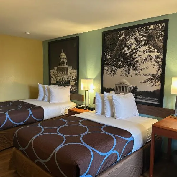 Super 8 Alexandria by Wyndham, hotel u gradu 'Alexandria'
