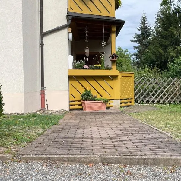 Ruhige Ferienwohnung Lutherstraße, hotell i Remda