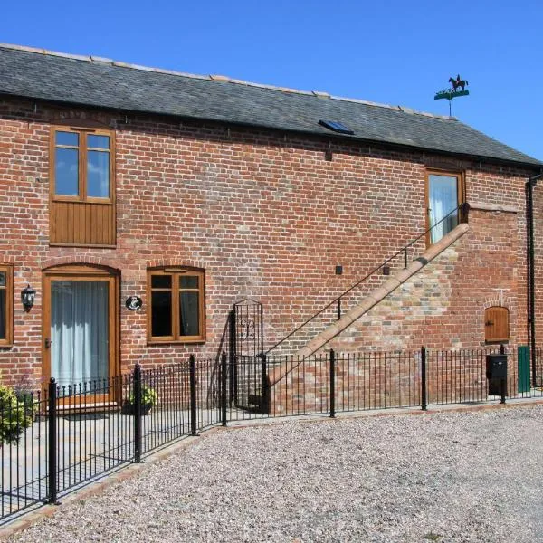 The Granary Self Catering Cottage, hotel in Shawbury