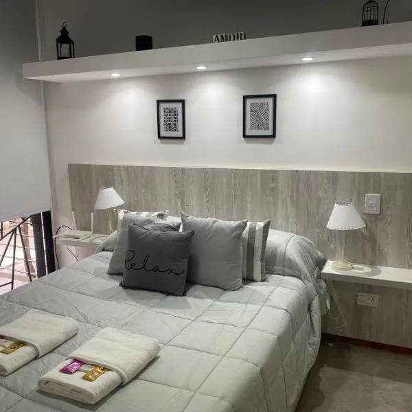 DEPARTAMENTO VERA MUJICA 4 COHERA PROPIA INCLUIDA、ロサリオのホテル
