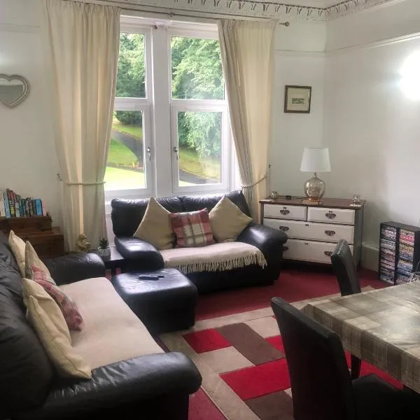 Captivating 2-Bed Apartment in Isle of Bute，Kilchattan的飯店