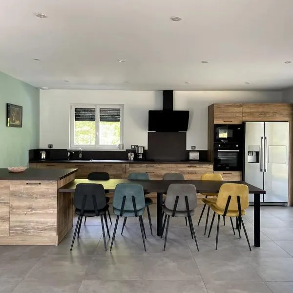 Gîte avec spa La Roselière, ξενοδοχείο σε Rhodes
