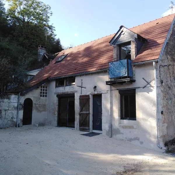Gîte mon p'ti bout, hotel in Les Roches-lʼÉvêque