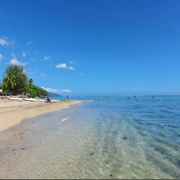 Tuatahi Beach Lodge, hotell i Punaauia