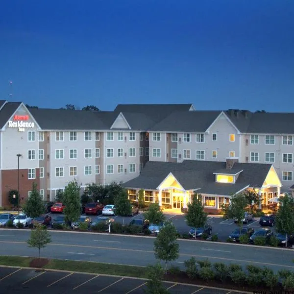 Residence Inn by Marriott Fredericksburg: Fourmile Fork şehrinde bir otel