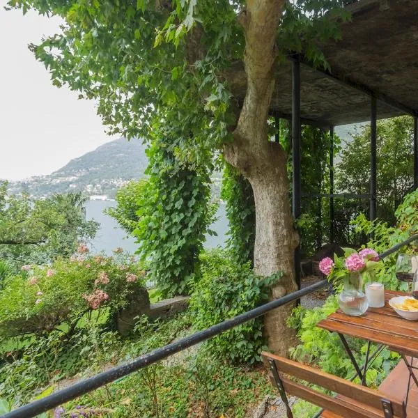 Simons Apartment with Amazing View by Rent All Como, hotel Blevióban