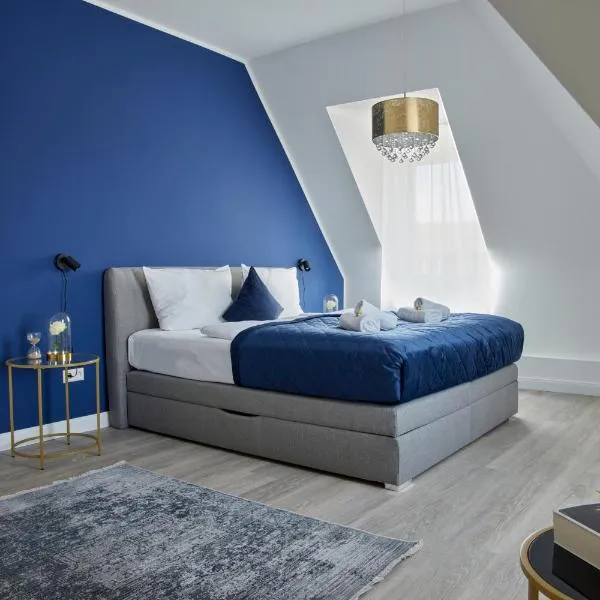 SCHLOSSBERG RESIDENCES - XXL-Design-Apartment mit Schlossblick für bis zu 12 Personen, hotel in Schwetzingen