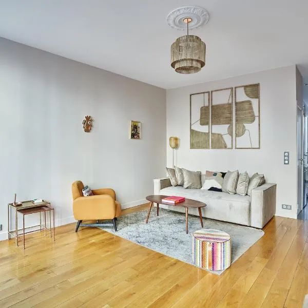 Apartement Champs Elysée by Studio prestige