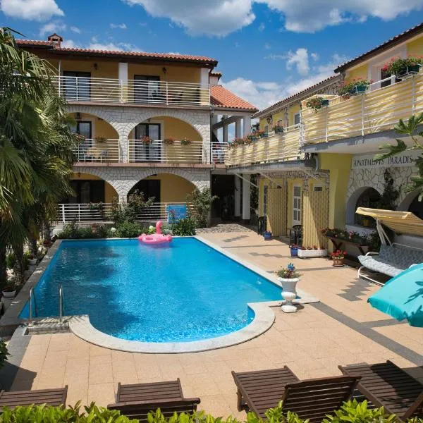 Apartments Paradis, viešbutis mieste Rovinis