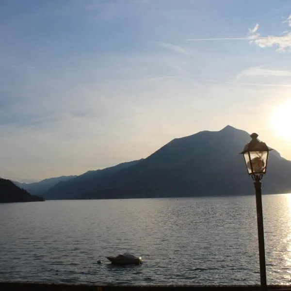 Namaste apartment Fiumelatte, hotel v destinaci Varenna