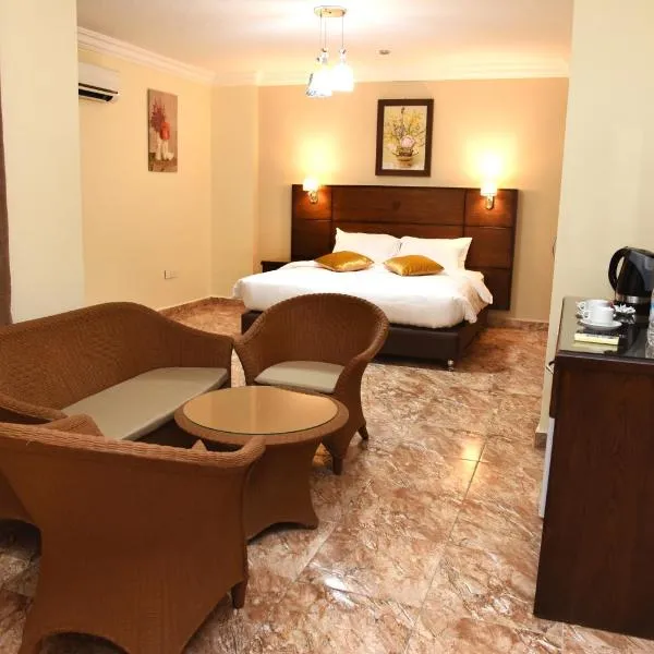 Karam Inn, ξενοδοχείο στην Άκαμπα