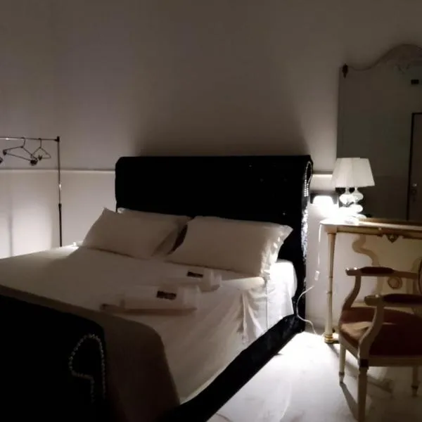 PALAZZO NOVECENTO Centro Storico, hotel v destinaci Lecco