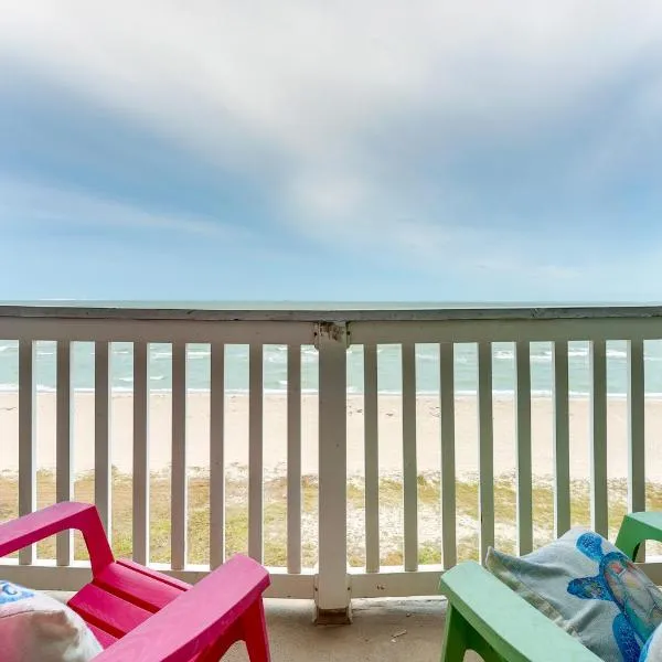 Beachfront Corpus Christi Condo with Pool Access!, hotel in Corpus Christi