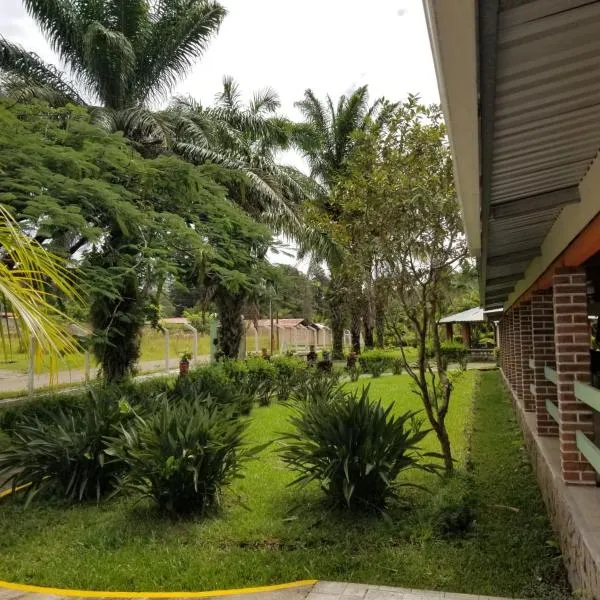 Estancia del Bosque Forest Guest House, hotel in Siguatepeque