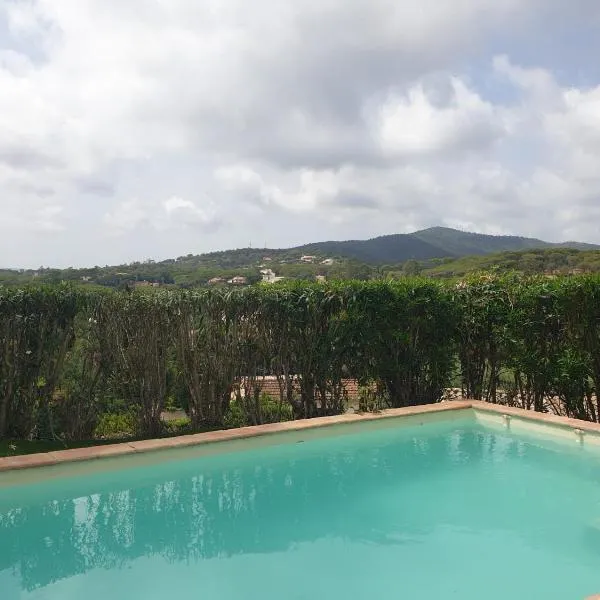 VILLA PROVENCALE AVEC PISCINE PRIVEE, hotel v destinaci Sainte-Maxime