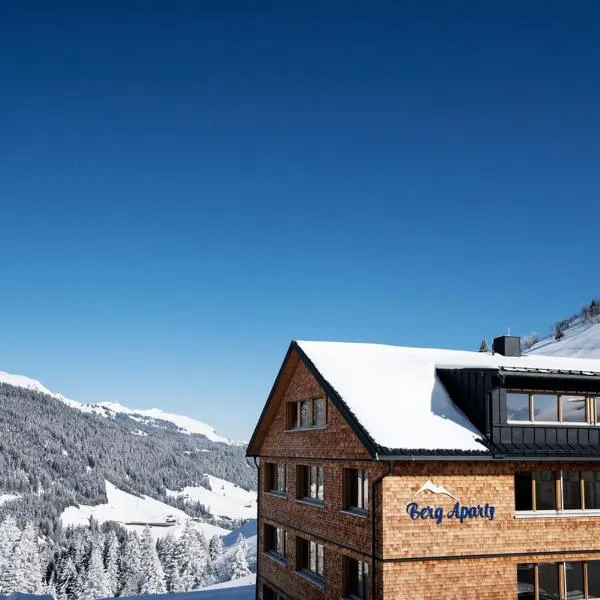 Berg Aparts - Top 6 - Faschina - mit Sauna & 2 Bädern, hotel in Fontanella