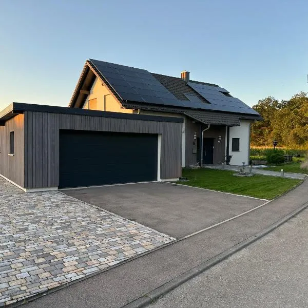 Haus am Wald, hotel em Schrozberg