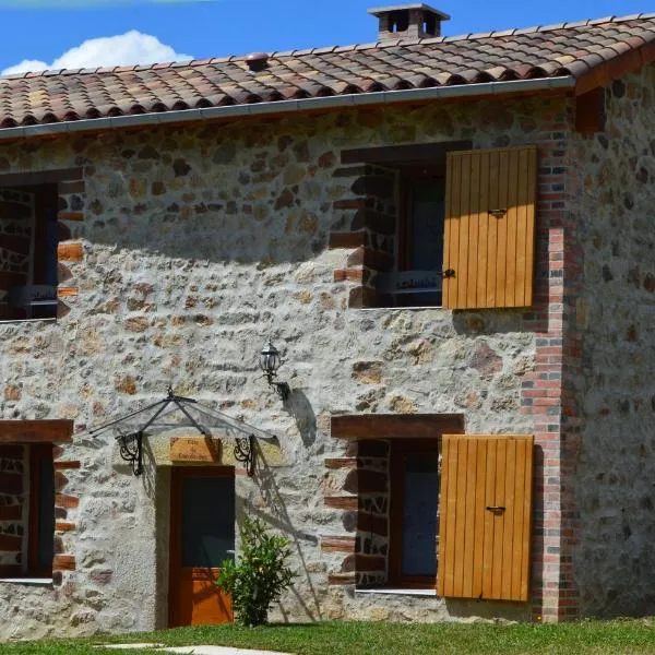 Domaine des Terres du Milieu / Gîte de cul de sac, hotel in Lachaux