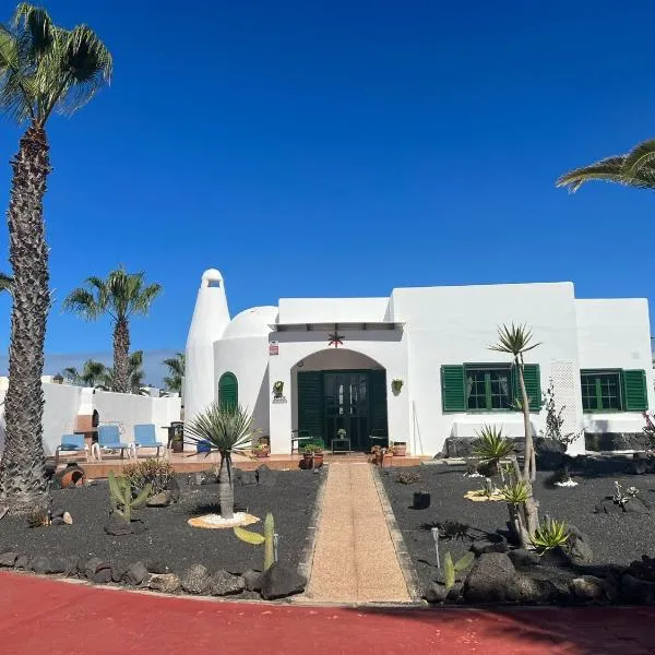 Villa Karisa, hotel in Playa Blanca