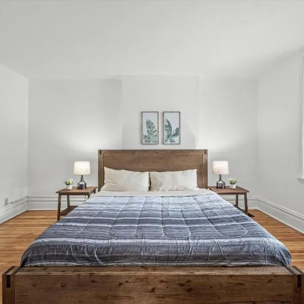 Oakland/University @A Spacious & Modern Private Bedroom with Shared Bathroom, hotel v destinaci Pittsburgh