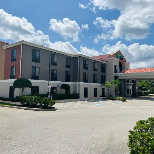 Holiday Inn Express & Suites Sebring, an IHG Hotel, hotel en Frostproof