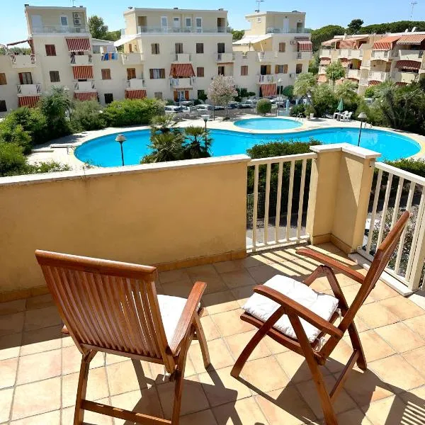 TopFloor apt with furnished terrace near the sea, hotel in Alghero