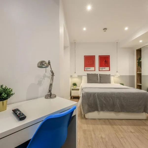 AmazINN Places Blasco de Garay 113, hotel in Madrid