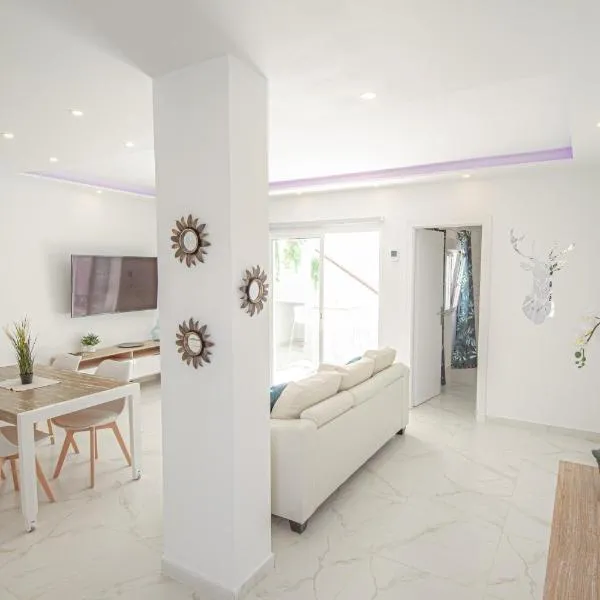Green Point 3 bed holiday House, hotel Aronában