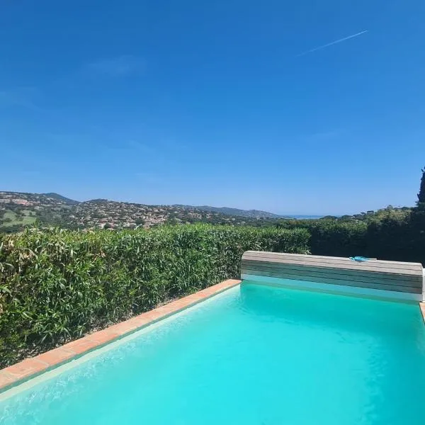 VILLA AVEC APERCU MER ET PISCINE PRIVEE, hôtel à Sainte-Maxime
