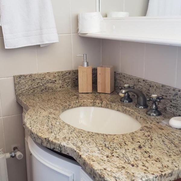 Apartamento a um passo da Rua Torta com WIFI - Foto 3