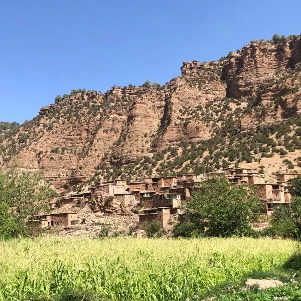 Gite Ifoulou Tassaout, hotelli kohteessa Aït Tamellil