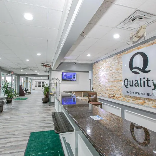 Quality Inn Dayton Airport, hotell i Englewood