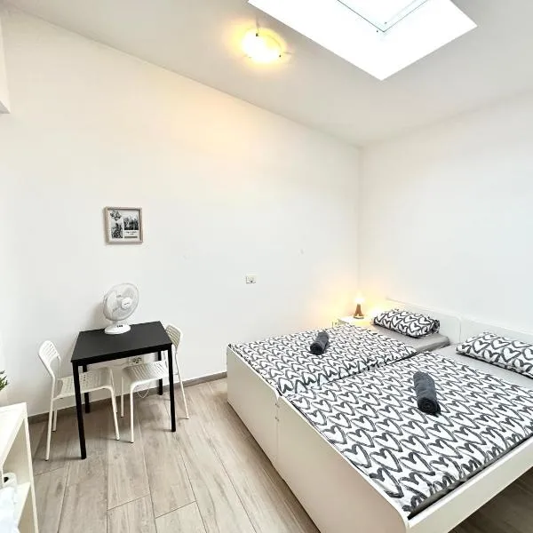 Center Station ROOMS, hotel v Lublani