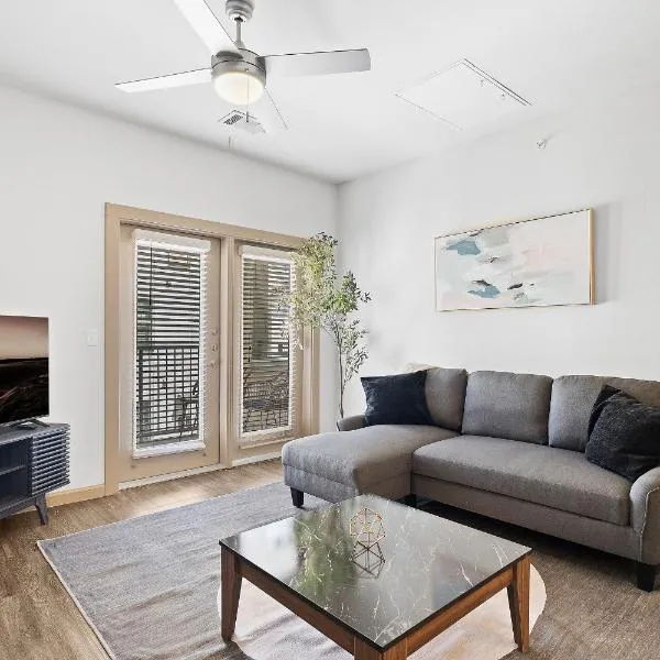 Luxe 3B/2B Getaway - Pool, Gym, Parking, Pet Wash, Hotel in Leander