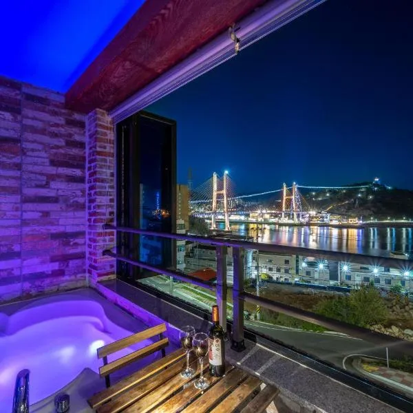 Yeosu View Foret Pension, hotel v destinaci Josu