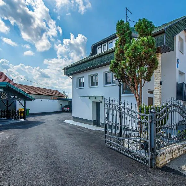 Holiday Home Crux, hotel in Krizanec