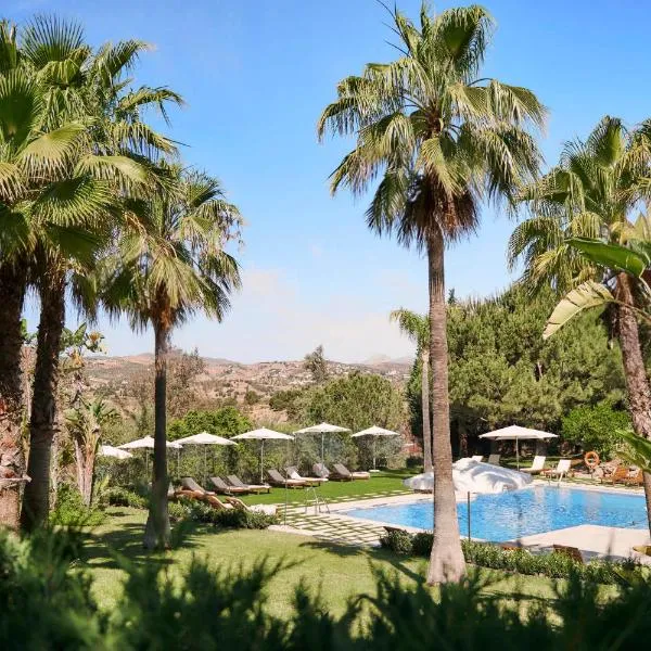 B bou Hotel La Viñuela & Spa, hotel v destinácii Viñuela