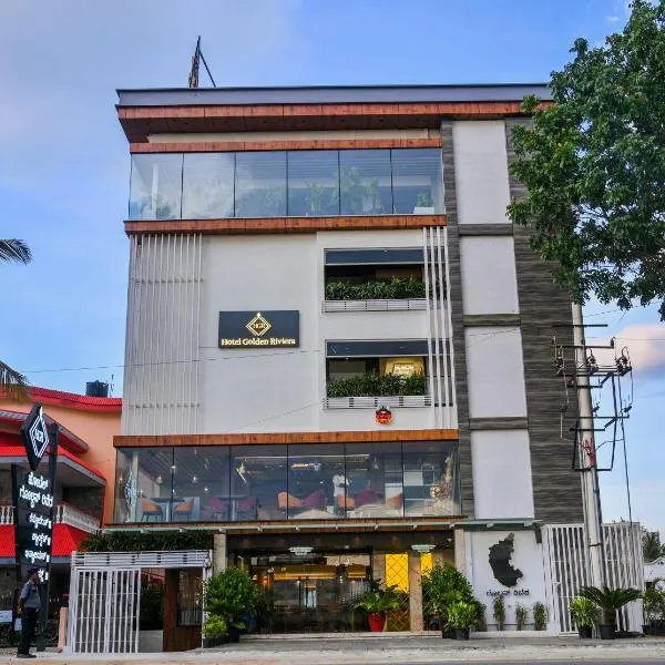 Hotel Golden Riviera, hotel i Mysore