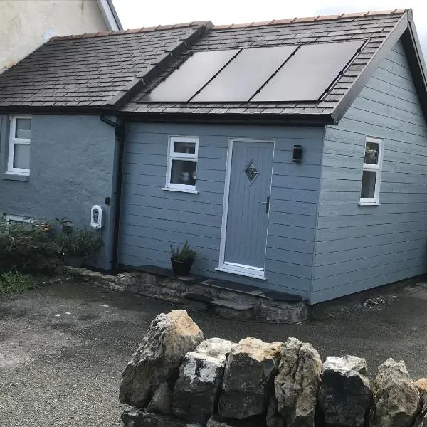 Traeth Arian Cottage, hotel Benllechben