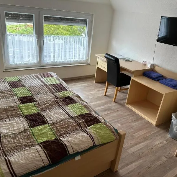 Zentrale Doppelbettzimmer, hotelli kohteessa Nordenham