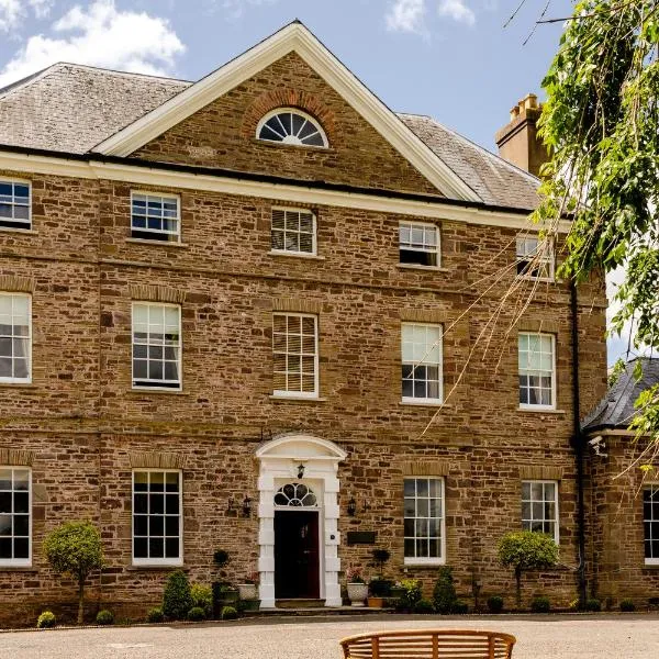 Peterstone Court Country House Restaurant & Spa, hotell i Llansantffread